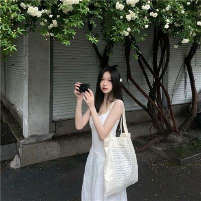 飘动的红丝带